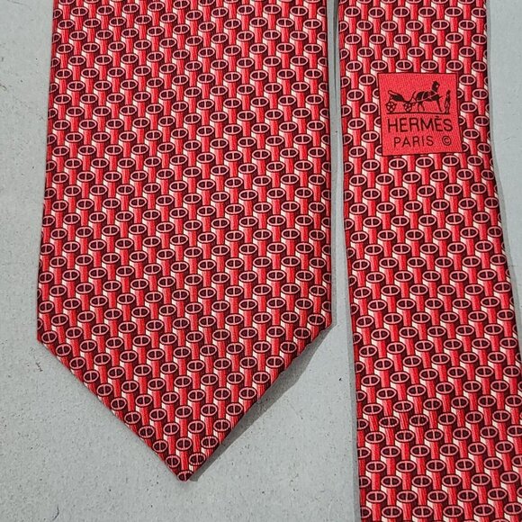 HERMÈS Paris 100% Silk Necktie Red Geometric Pattern - Picture 3 of 6